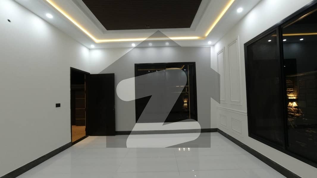 Spacious Prime Location Lower Portion Is Available In Gulshan-E-Kaneez Fatima - Block 2 For Rent