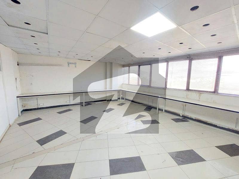 Fitted Office With Partitions Above Gloria Jeans Caf In F11 Markaz F