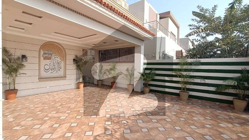 1 Kanal Bungalow In Dha Phase 5 At A Prime Location-Very Reasonable Deal