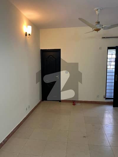 عسکری 13 راولپنڈی میں 3 کمروں کا 5 مرلہ مکان 2.75 کروڑ میں برائے فروخت۔