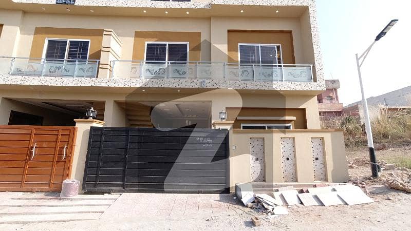 A Centrally Located Upper Portion Is Available For rent In Askari 14