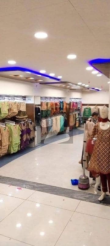 فورٹرس اسٹیڈیم کینٹ,لاہور میں 4 مرلہ دکان 2.75 کروڑ میں برائے فروخت۔