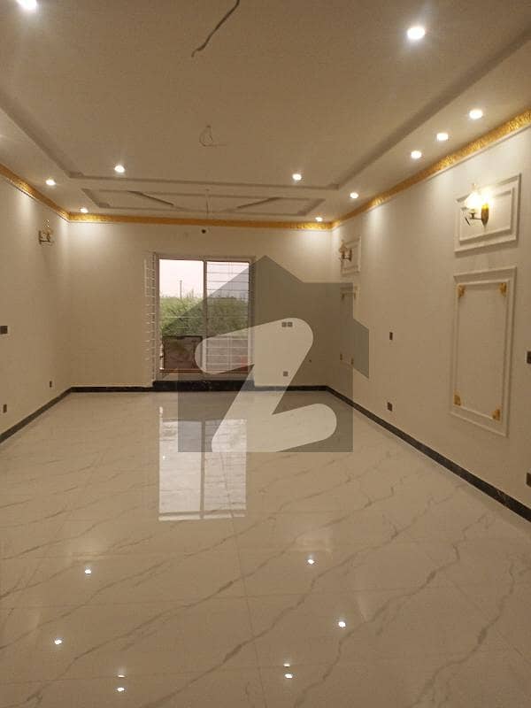 او پی ایف ہاؤسنگ سکیم - بلاک ڈی او پی ایف ہاؤسنگ سکیم لاہور میں 6 کمروں کا 18 مرلہ مکان 6.5 کروڑ میں برائے فروخت۔