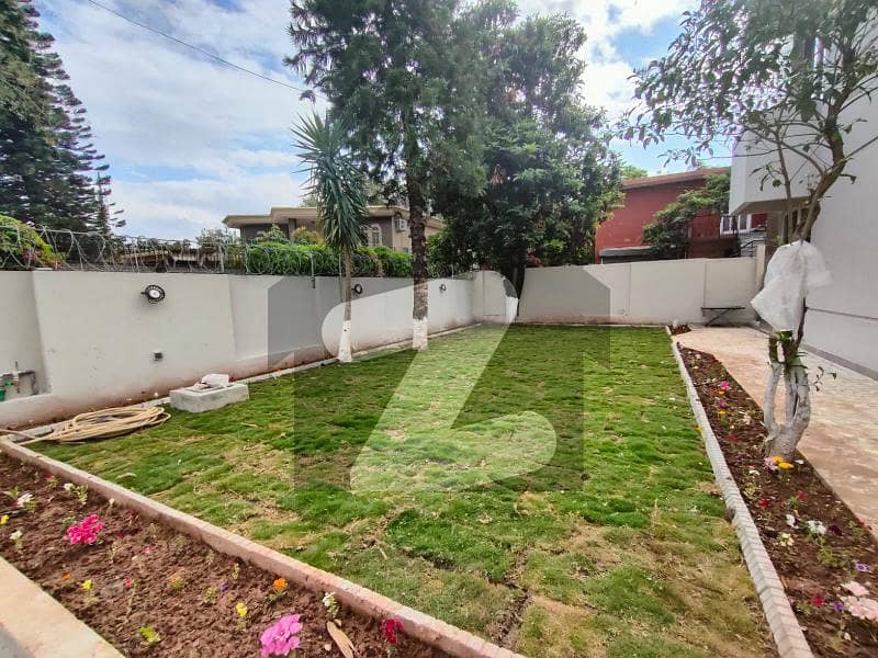 Modern 2 Kanal Luxurious House With A Great Lawn Modern 2 Kanal Luxurious House With A Great Lawn