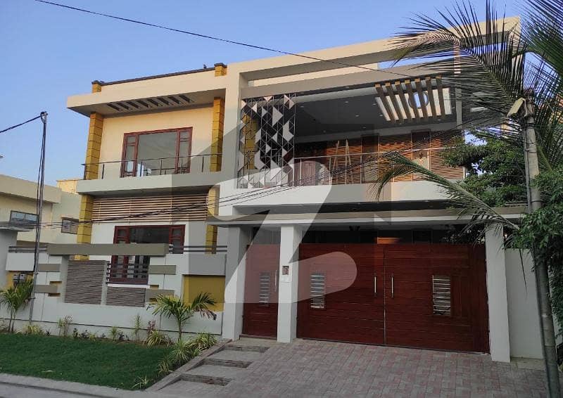 Direct Owner Brand New 550 Sq Yrd House Available At Defence Phase 1