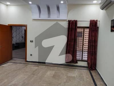 1 Kanal House For Rent In Paragon City With Gass Facing Park