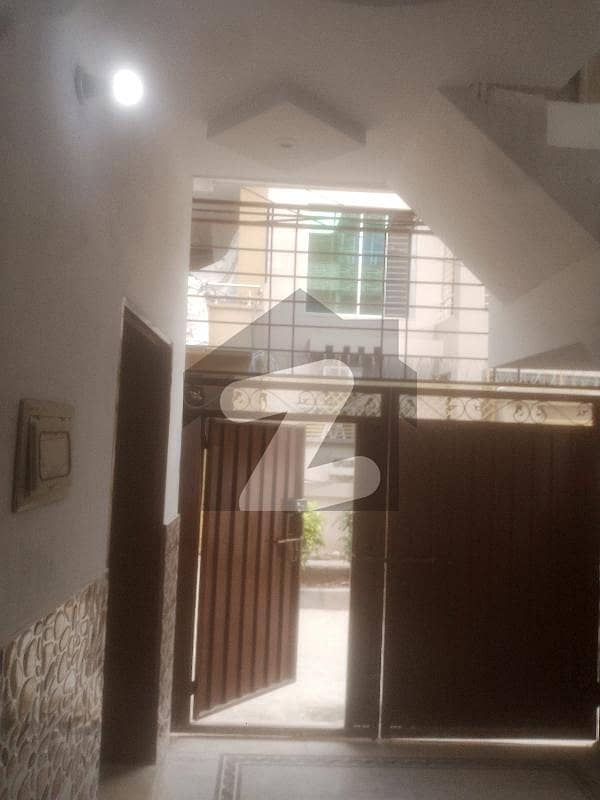 چکلالہ سکیم 3 چکلالہ سکیم راولپنڈی میں 6 کمروں کا 3 مرلہ مکان 95 لاکھ میں برائے فروخت۔