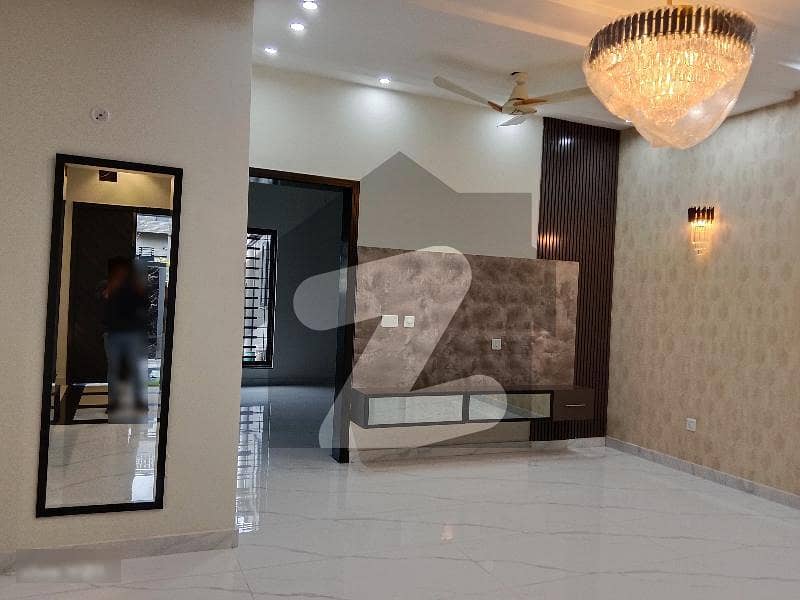 1 kanal house in AwT phase 2 block C available for rent