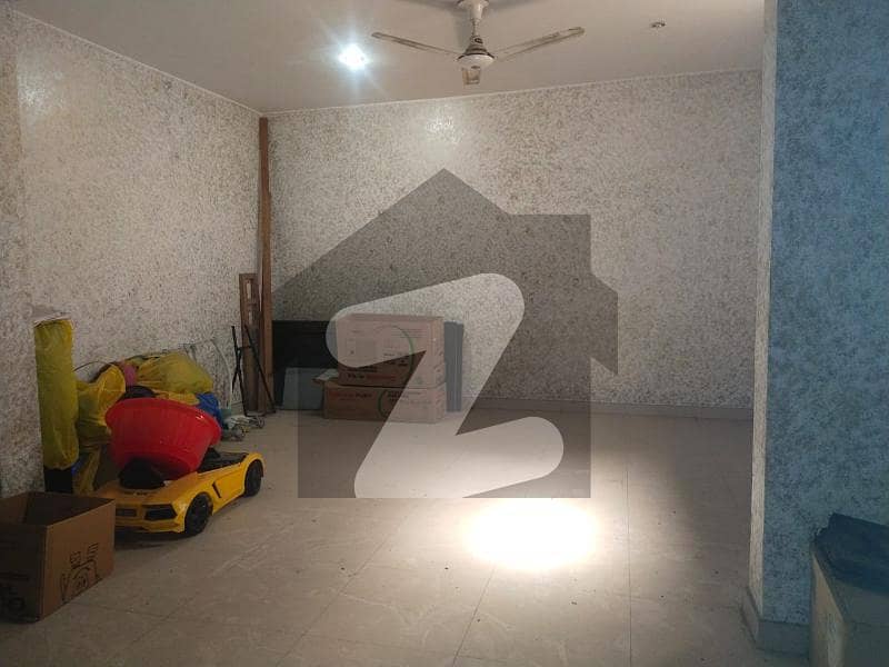 Separate Gate 1 Kanal Like New Lower Portion Available For Rent In Dha Phase 5