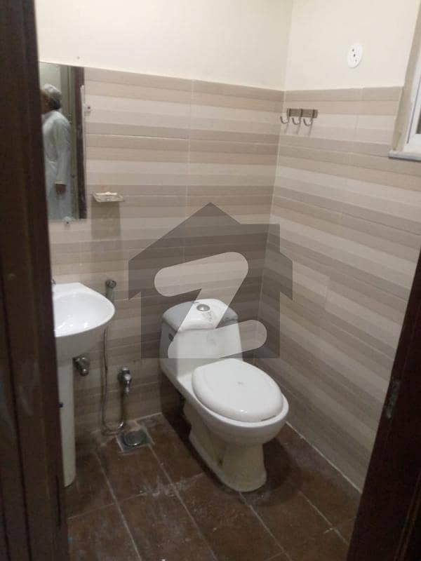 750 SQ. FT 2 Bed Flat 2 Wash Room, Kitchen,T. V Lounge 750 SQ. FT 2 Bed Flat 2 Wash Room, Kitchen,T. V Lounge