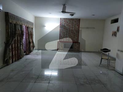 شادمان لاہور میں 5 کمروں کا 1 کنال مکان 9.0 کروڑ میں برائے فروخت۔