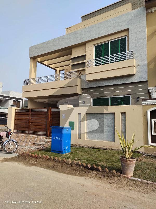 8 Marla Brand New House For Sale At The Ideal Location In D Block, Bahria Orchard.