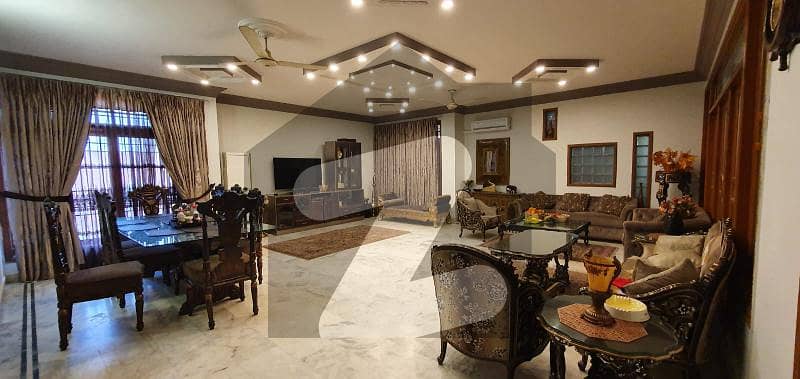 ڈی ایچ اے فیز 1 ڈی ایچ اے ڈیفینس,کراچی میں 8 کمروں کا 4 کنال مکان 13.0 لاکھ میں کرایہ پر دستیاب ہے۔