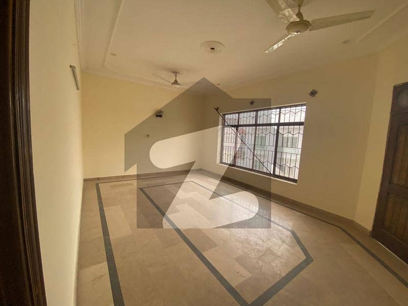 رِیور گارڈن اسلام آباد میں 6 کمروں کا 10 مرلہ مکان 3.25 کروڑ میں برائے فروخت۔