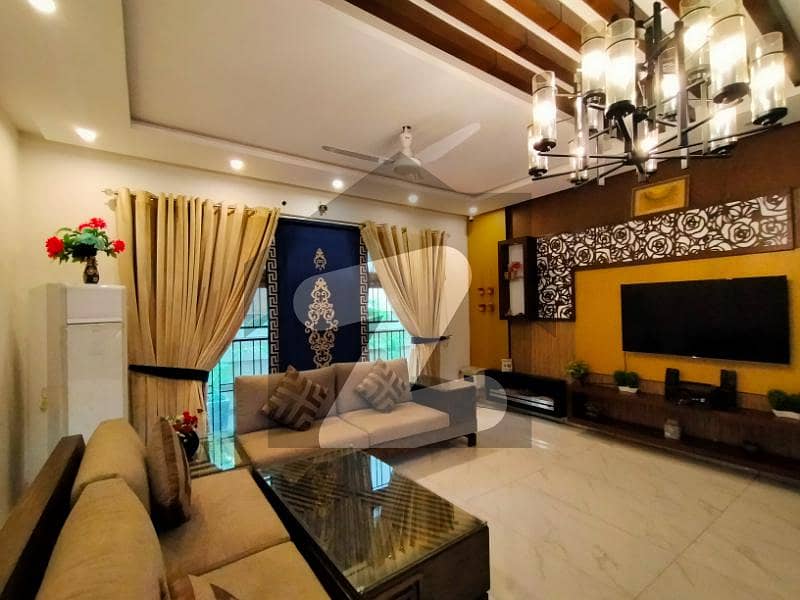 ویلینشیاء ہاؤسنگ سوسائٹی لاہور میں 2 کمروں کا 1 کنال زیریں پورشن 1.15 لاکھ میں کرایہ پر دستیاب ہے۔