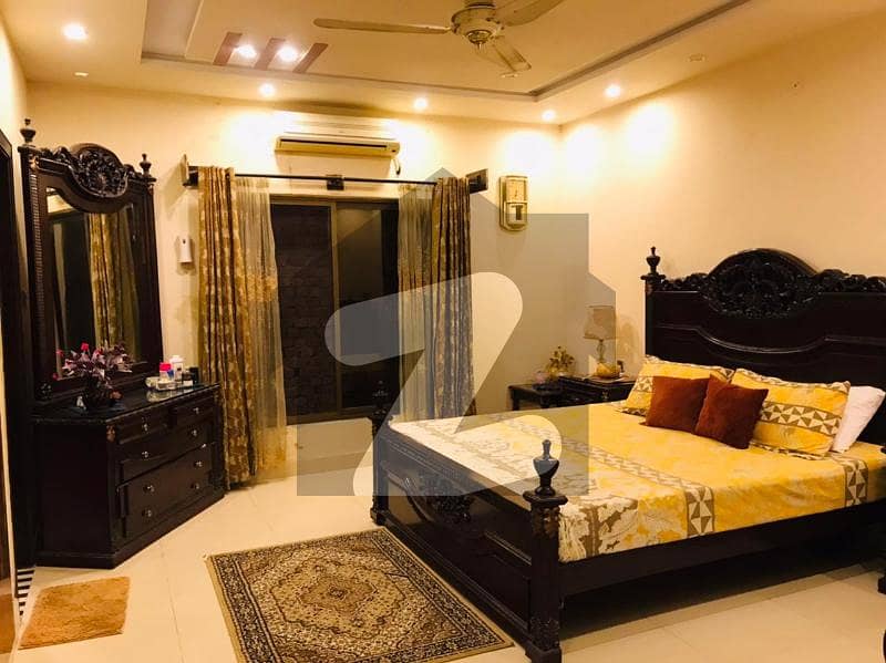 FURNISHED ROOM WITH CAR GARAGE FOR RENT