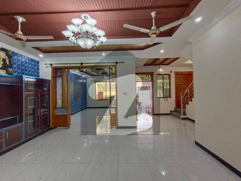ائیرپورٹ ہاؤسنگ سوسائٹی - سیکٹر 1 ائیرپورٹ ہاؤسنگ سوسائٹی راولپنڈی میں 2 کمروں کا 10 مرلہ زیریں پورشن 45 ہزار میں کرایہ پر دستیاب ہے۔