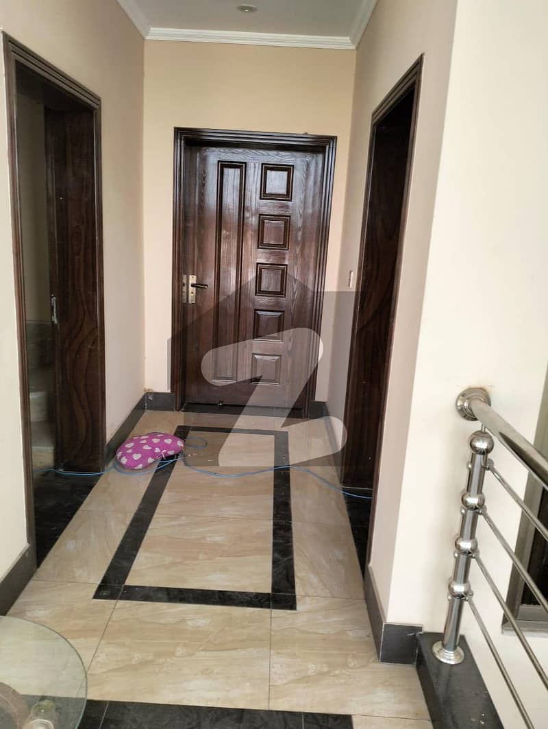 10 marla upper portion available for rent in muhafiz town