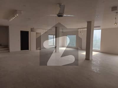50000 Sq Ft Commercial Building In Gulberg For Rent