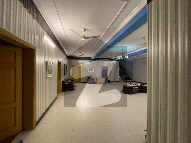 ریگی ماڈل ٹاؤن پشاور میں 10 کمروں کا 1 کنال مکان 1.5 لاکھ میں کرایہ پر دستیاب ہے۔