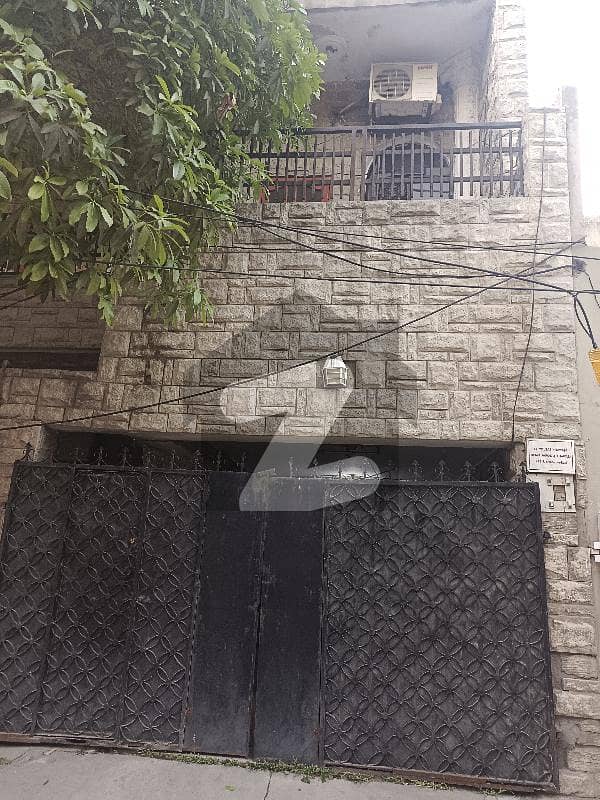 گلشنِِِ راوی ۔ بلاک ایف گلشنِ راوی لاہور میں 4 کمروں کا 10 مرلہ مکان 3.95 کروڑ میں برائے فروخت۔
