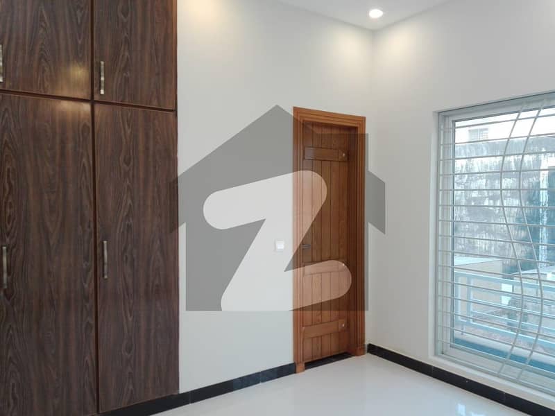 House Is Available For sale In D-12