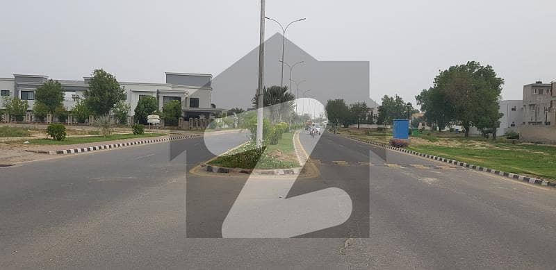 لیک سٹی ۔ سیکٹر ایم ۔ 3 لیک سٹی رائیونڈ روڈ لاہور میں 1 کنال رہائشی پلاٹ 3 کروڑ میں برائے فروخت۔