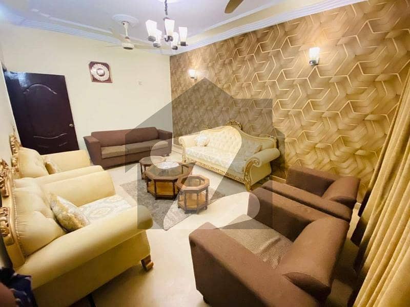 خداداد کالونی کراچی میں 6 کمروں کا 8 مرلہ مکان 4.5 کروڑ میں برائے فروخت۔