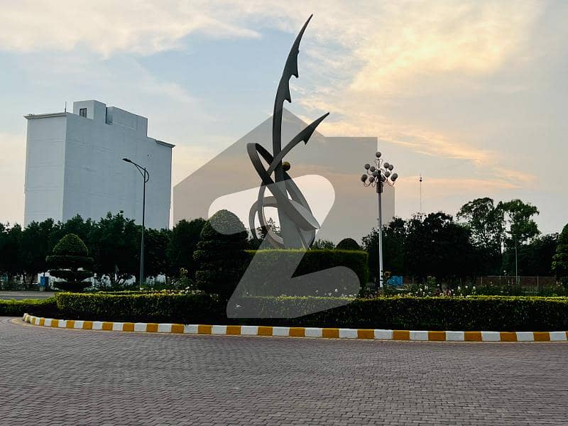 6 Marla Plot For Sale Facing Park In Phase 1 
Dream Gardens
 Lahore