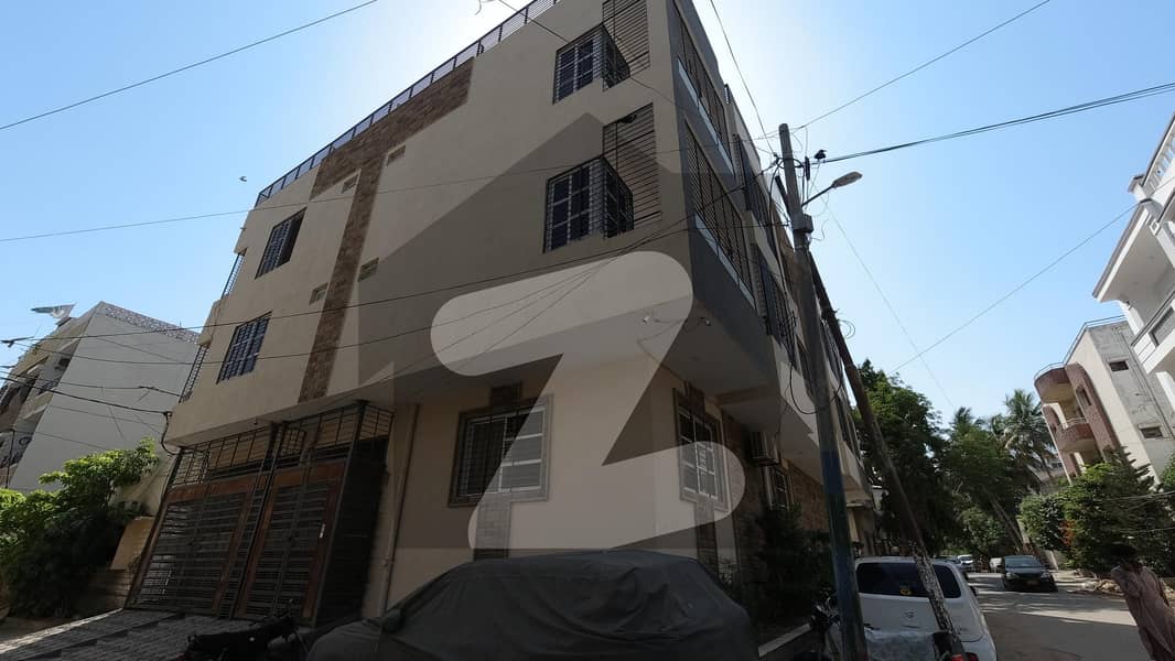 پی ای سی ایچ ایس بلاک 2 پی ای سی ایچ ایس جمشید ٹاؤن کراچی میں 3 کمروں کا 7 مرلہ فلیٹ 3 کروڑ میں برائے فروخت۔