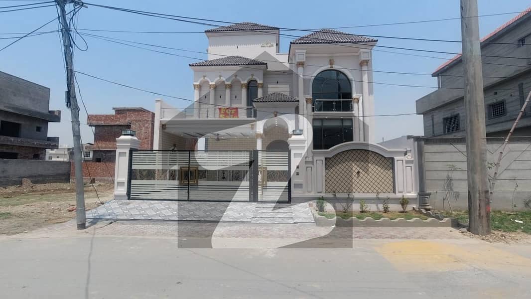 A Spacious Prime Location 10 Marla House In Bismillah Housing Scheme - Ali Block