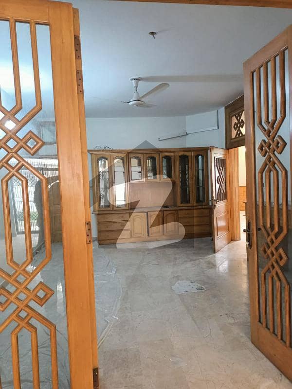 1 kanal 5 bedroom double storey house for rent in G-6