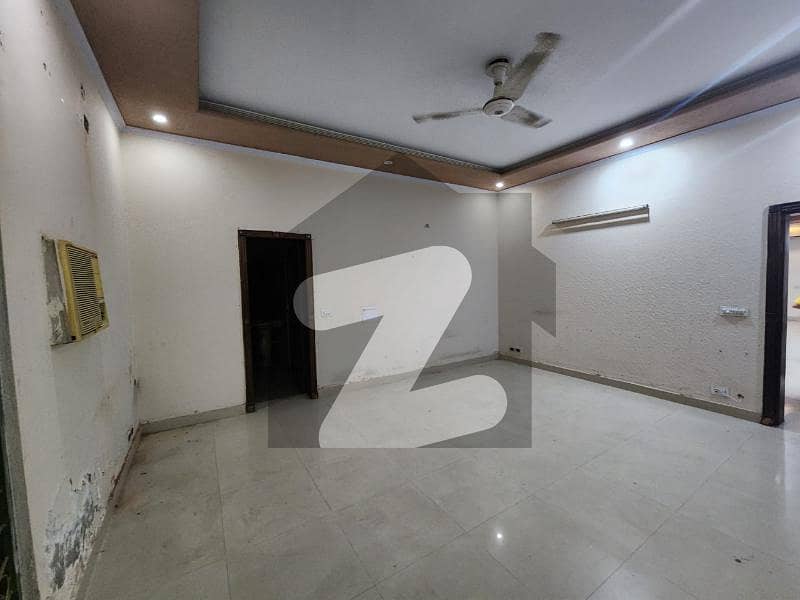 ریونیو سوسائٹی - بلاک بی ریوینیو سوسائٹی,لاہور میں 3 کمروں کا 2 کنال بالائی پورشن 1.4 لاکھ میں کرایہ پر دستیاب ہے۔