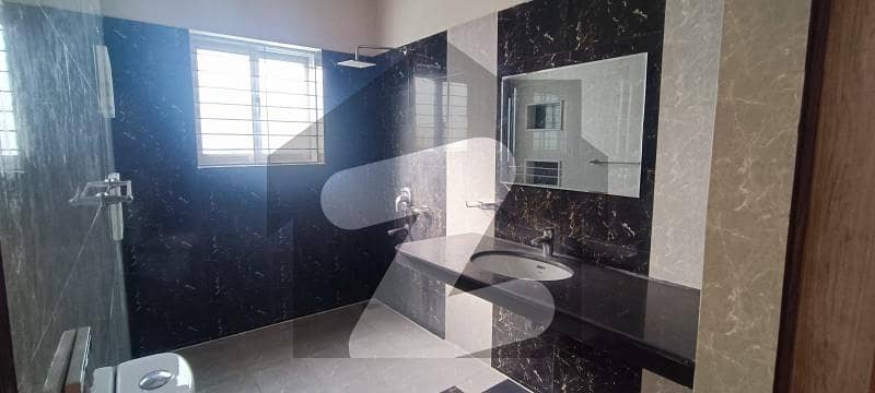 kanal upper portion lower portion lock independent portion available for rent in DHA phase 6