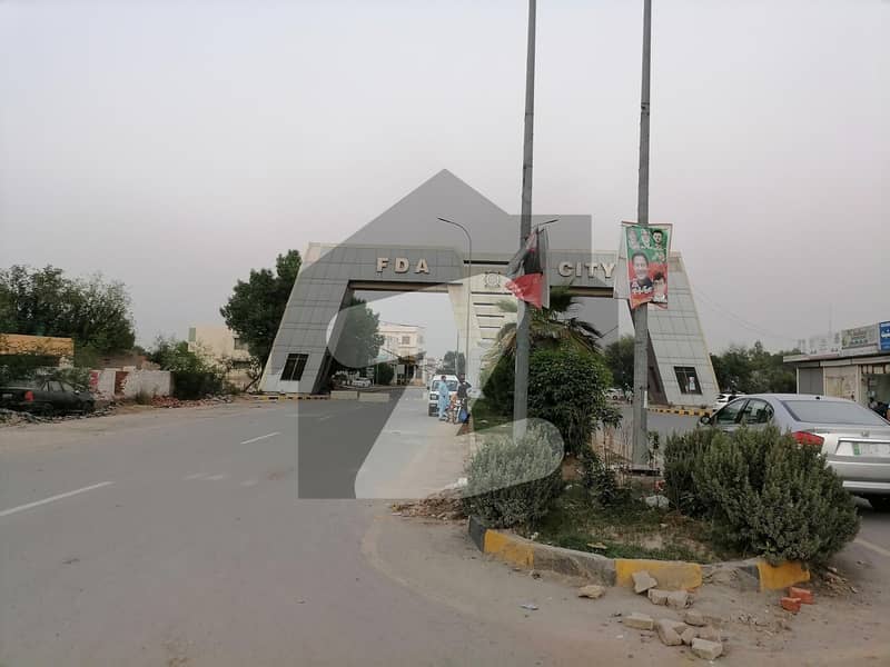 ایف ڈی اے سٹی ۔ بلاک اے ایف ڈی اے سٹی فیصل آباد میں 10 مرلہ رہائشی پلاٹ 63 لاکھ میں برائے فروخت۔