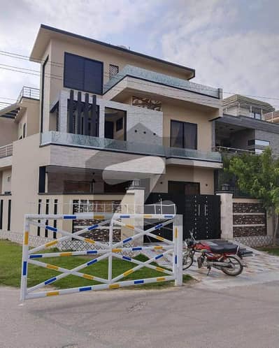 11 Marla Corner brand new house available for sale in Central Park G Block