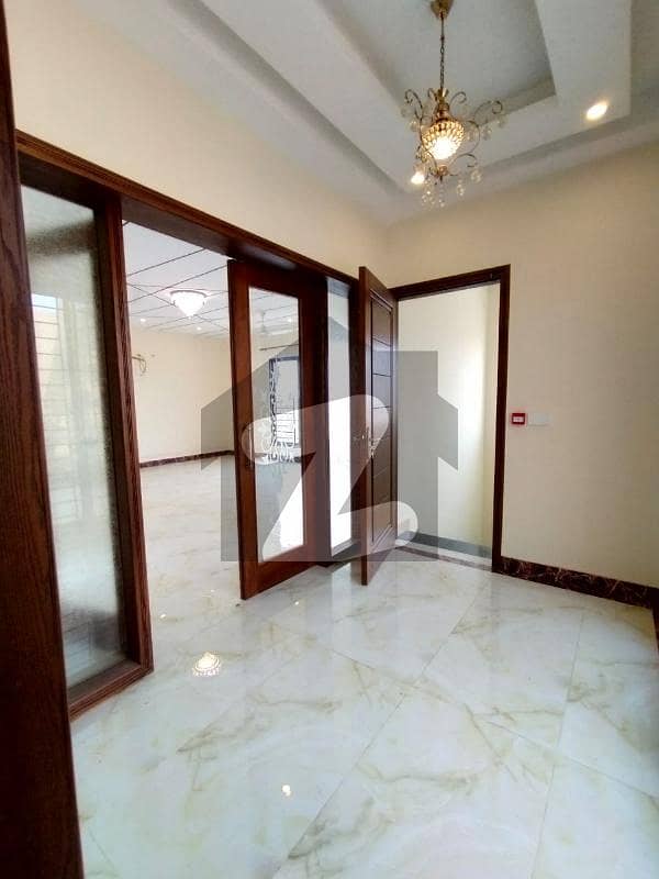 Kanal Grand Luxury Upper Portion With 3 Bedroom Available For Rent