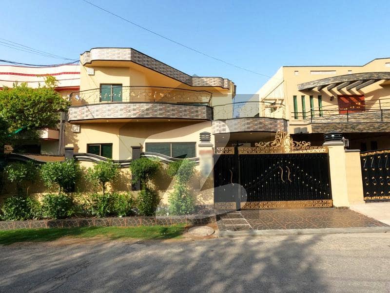 10 Marla House Is Available For Sale In Punjab Coop Housing Society Block E Lahore