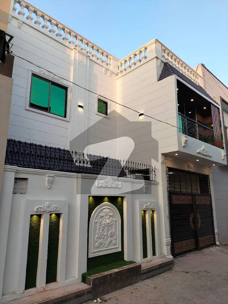 بوسان روڈ ملتان میں 3 کمروں کا 4 مرلہ مکان 78 لاکھ میں برائے فروخت۔