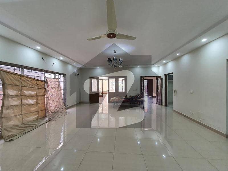 ONE KANAL UPPER PORTION HOUSE FOR RENT IN DHA PHASE 8