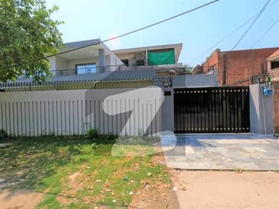 Facing Park Nawaz Sharif 1 Kanal House Is Available For Sale In Model Town Block A Lahore