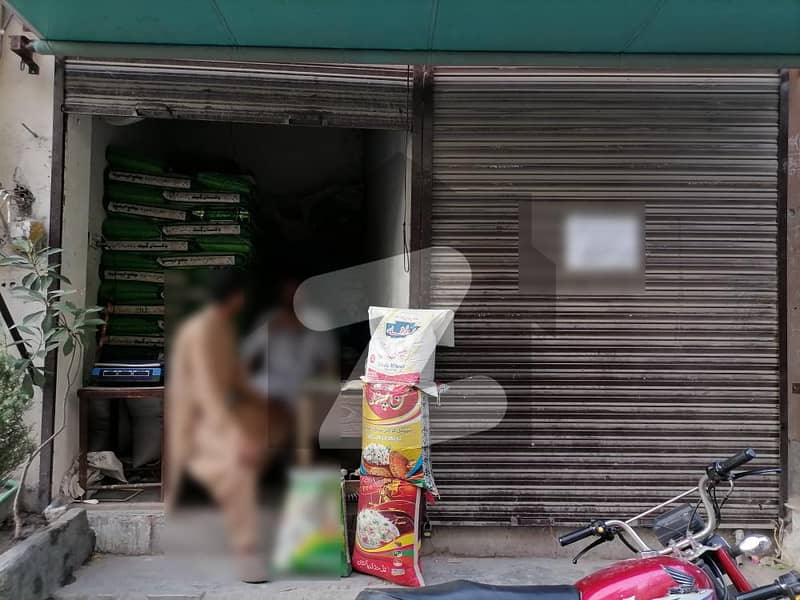سمن آباد لاہور میں 1 مرلہ دکان 60 لاکھ میں برائے فروخت۔