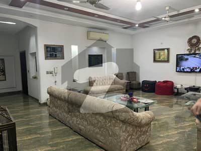 1 Kanal Beautiful House Is Available For Sale In Model Town Block J