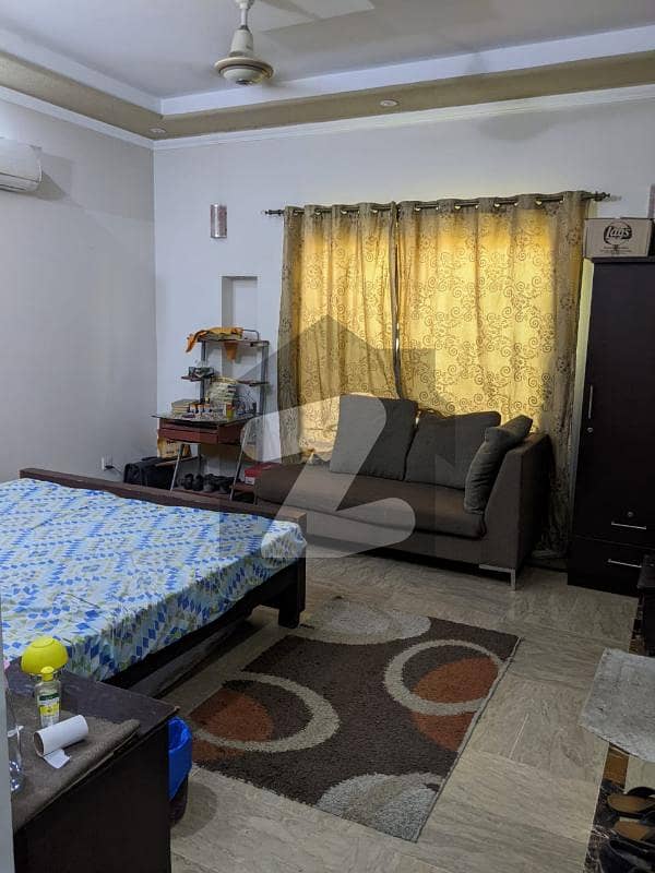 ویلینشیاء ۔ بلاک جی ویلینشیاء ہاؤسنگ سوسائٹی لاہور میں 5 کمروں کا 10 مرلہ مکان 3.5 کروڑ میں برائے فروخت۔