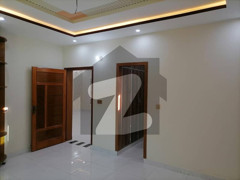 Tripple Storey 5 Marla House Available In Gulshan-e-Ravi - Block F For sale