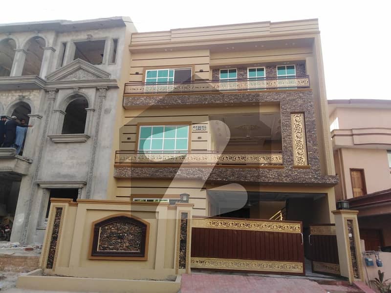 گلشن آباد سیکٹر 1 گلشن آباد,راولپنڈی میں 7 کمروں کا 10 مرلہ مکان 3.4 کروڑ میں برائے فروخت۔