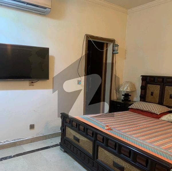 پی سی ایس آئی آر سٹاف کالونی لاہور میں 2 کمروں کا 8 مرلہ زیریں پورشن 45 ہزار میں کرایہ پر دستیاب ہے۔