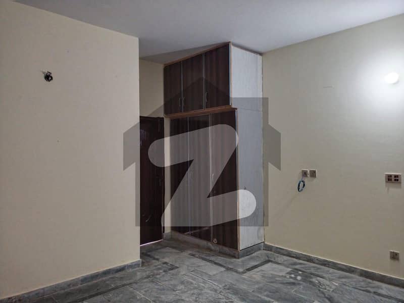 1 Kanal Upper Portion For rent Is Available In PCSIR Staff Colony