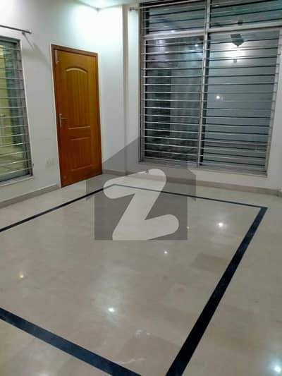 20 Marla upper portion for rent in PIA Housing scheme. Separate electricity meter. Read Description