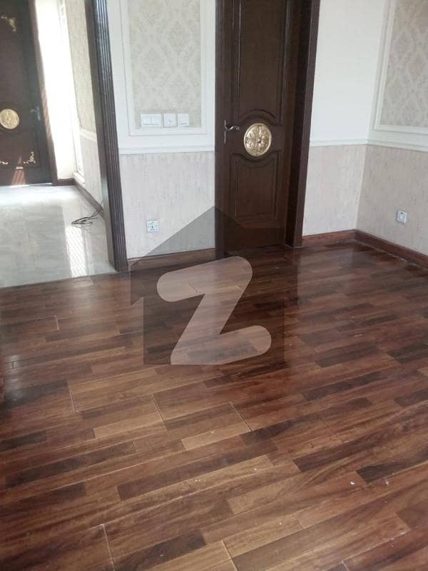 10 MARLA OUTCLASS UPPER PORTION FOR RENT IN DHA PHASE 4 EE